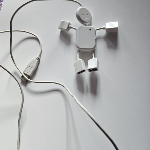 White USB Hub Robot - Picture 2 of 3